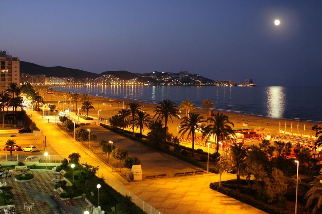 Hotel L'Escala กูลเญรา ภายนอก รูปภาพ